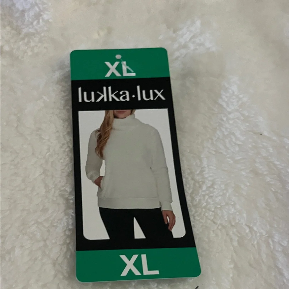 Cozy White Fleece Pullover - Picture 4 of 6